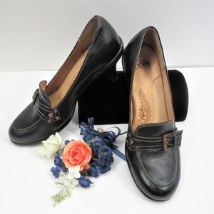 CLEARANCE...Sofft Leather Black Loafer Size 8N